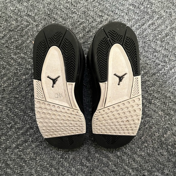 Junior Girls Jordan’s - Picture 5 of 5